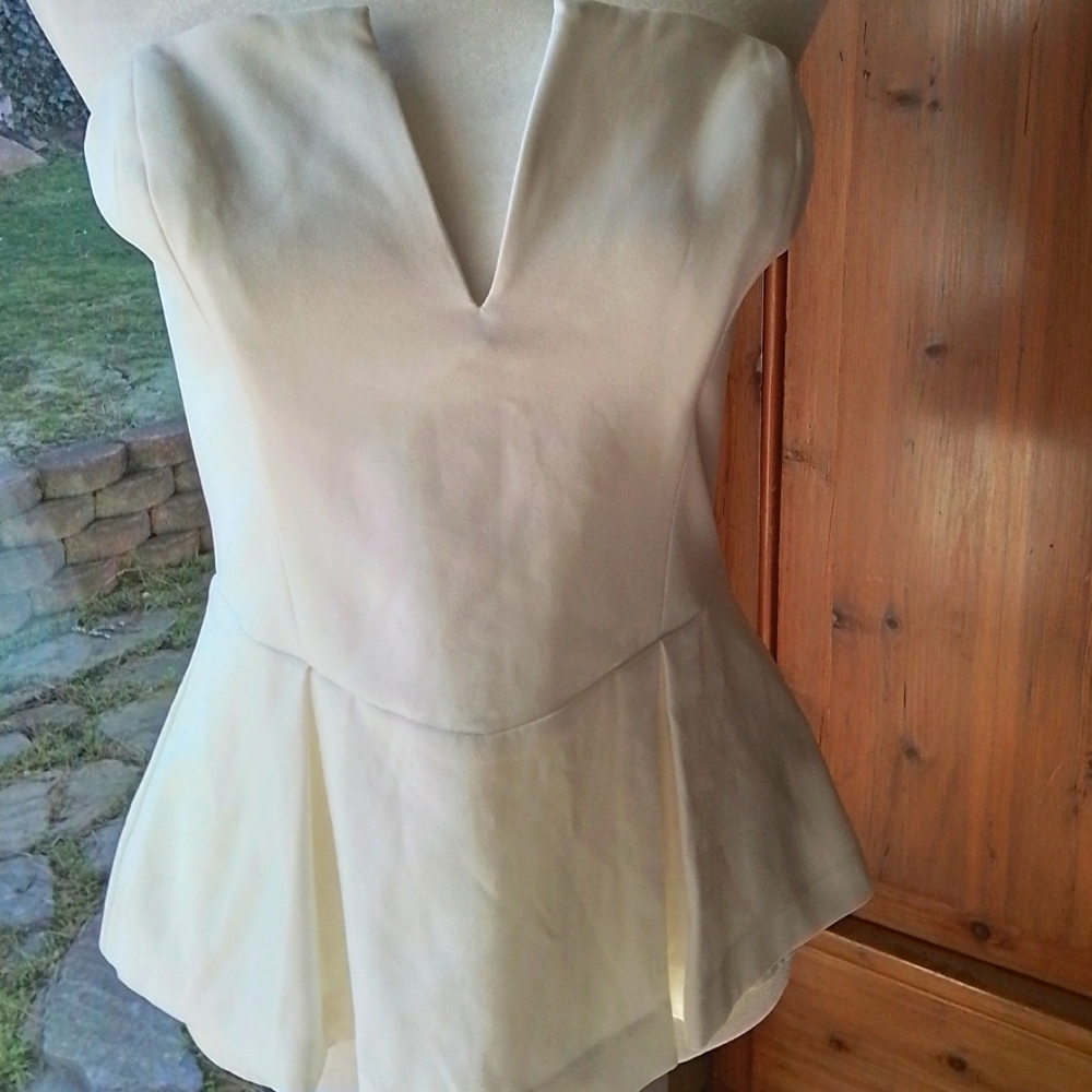 Nwt!!!  Guess Strapless Plunge Peplum Top